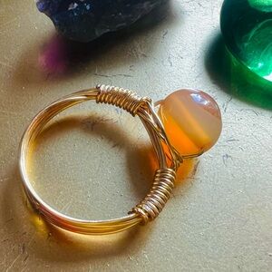 Handmade Gold-toned Wire Ring with Orange Carnelian Stone Bead SZ 5.5